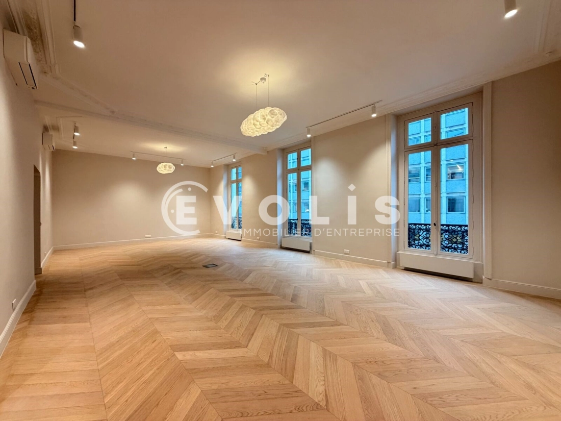 Photo 4 – location bureaux	PARIS (75008)