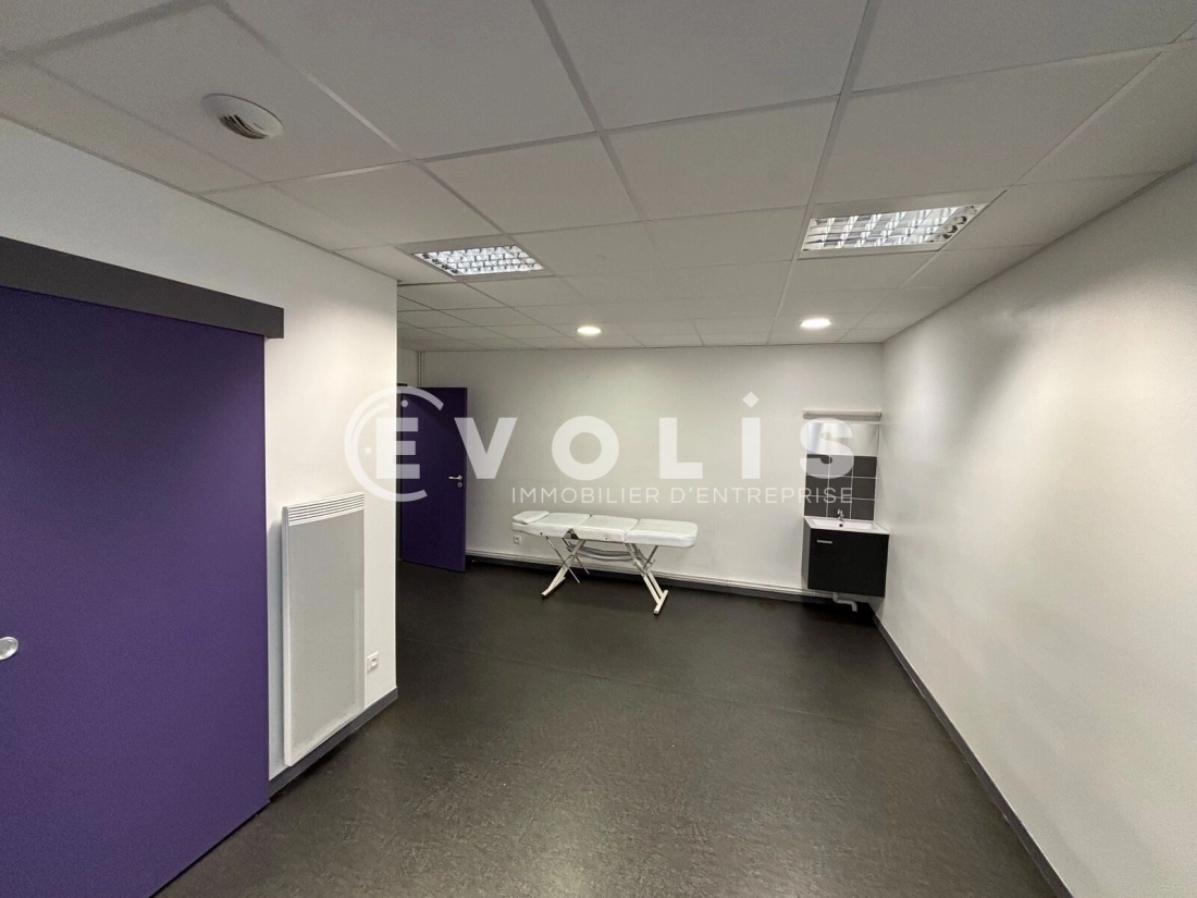 Photo 2 – location bureaux	SALOUEL (80480)