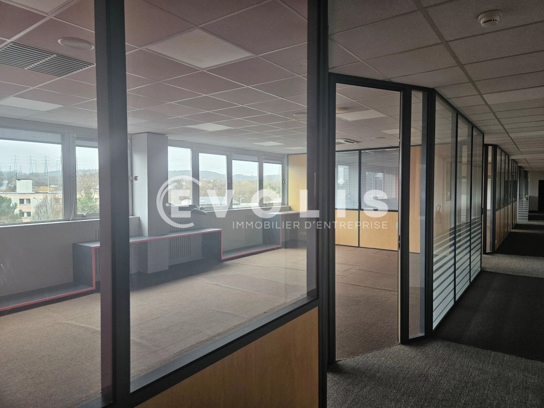 Photo 10 – location Entrepôts / activités	PALAISEAU (91120)