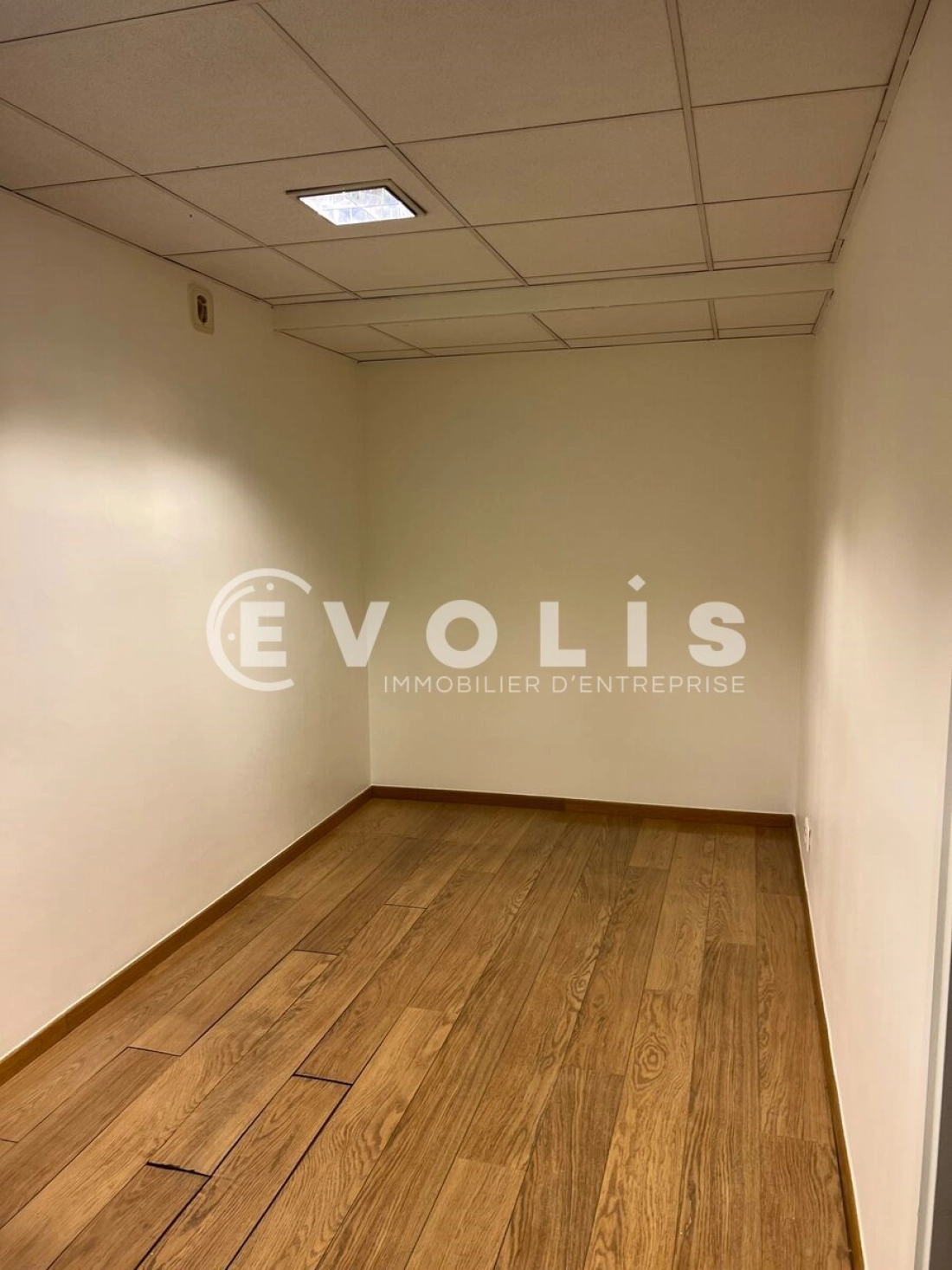 Photo 8 – vente bureaux	PARIS (75015)