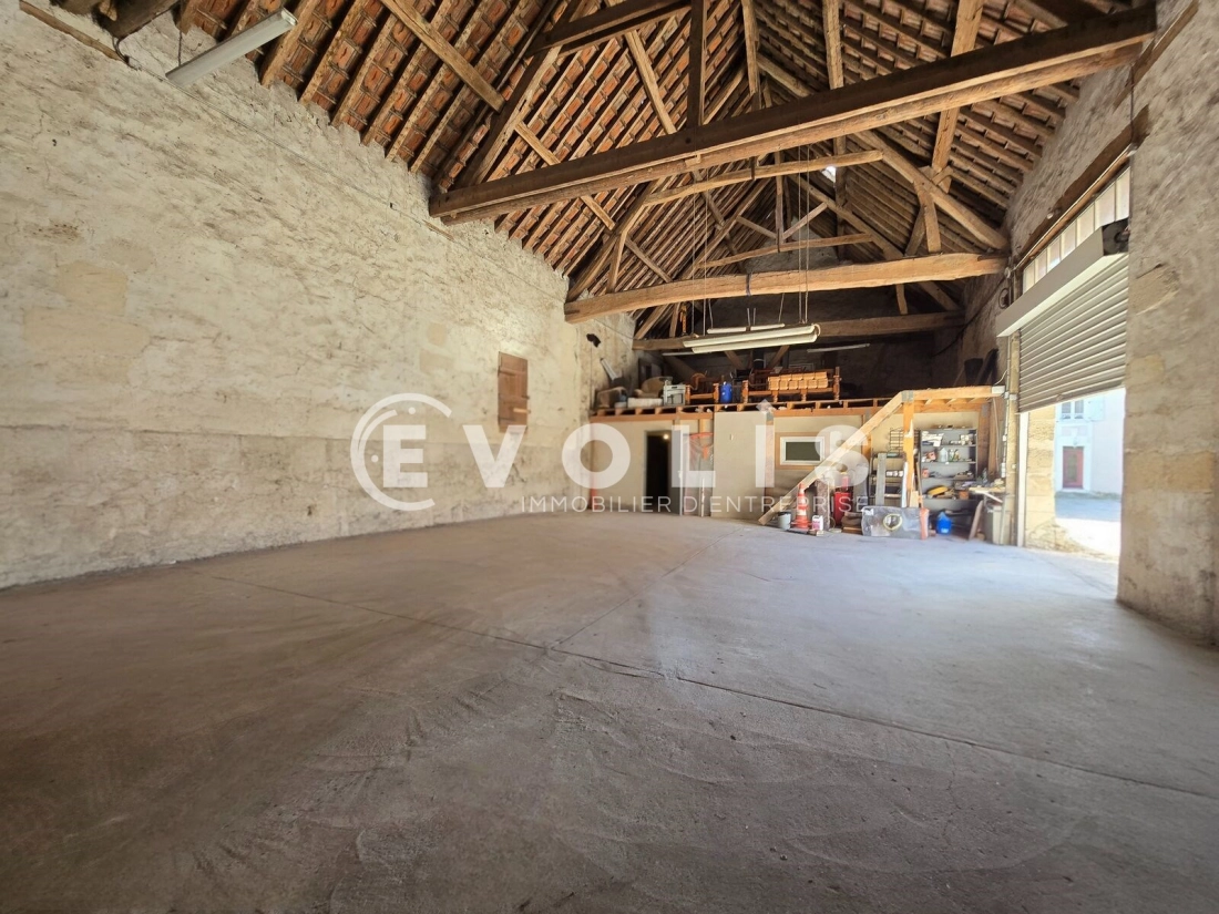 Photo 2 – location Entrepôts / activités	WISSOUS (91320)