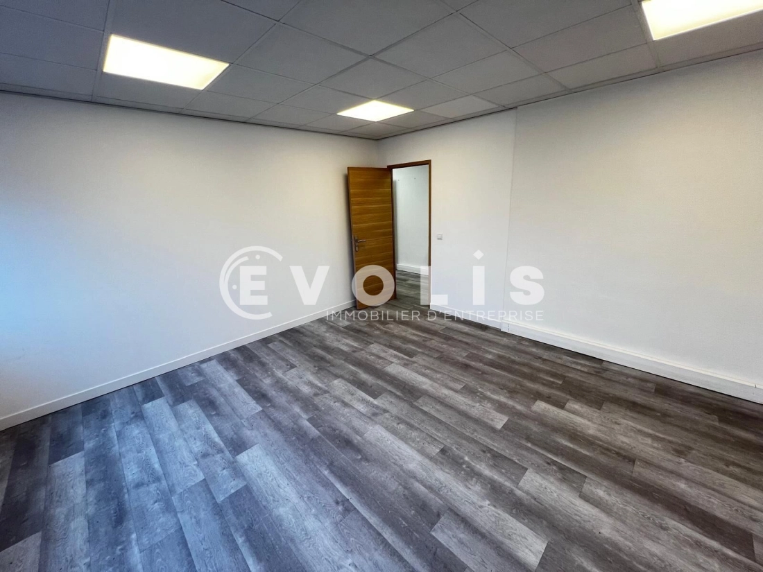 Photo 13 – location Entrepôts / activités	BONDOUFLE (91070)