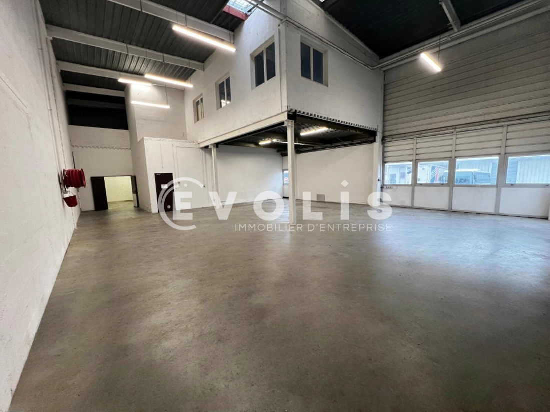 Photo 2 – location Entrepôts / activités	BONDOUFLE (91070)