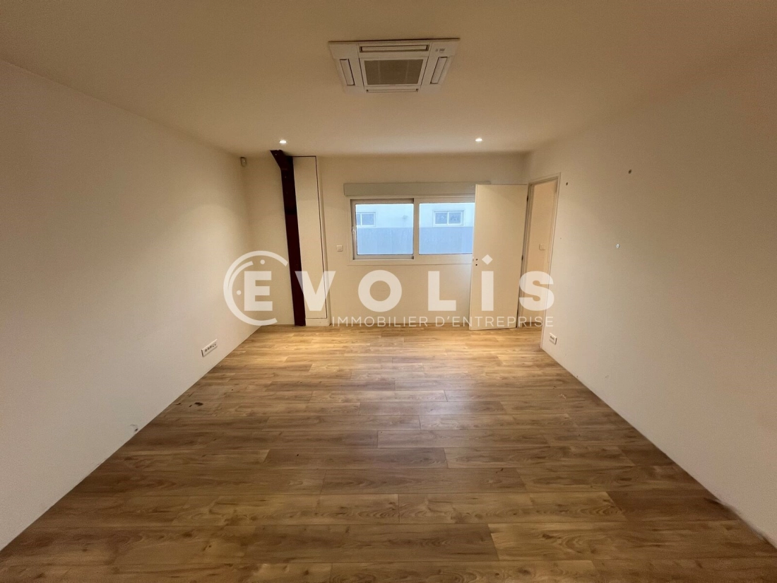 Photo 8 – location Entrepôts / activités	BRIE COMTE ROBERT (77170)