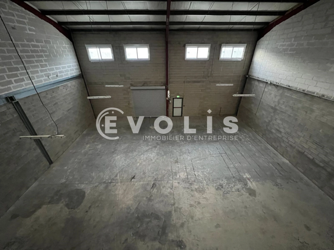 Photo 5 – location Entrepôts / activités	BRIE COMTE ROBERT (77170)