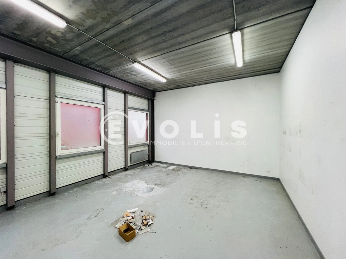 Photo 4 – location Entrepôts / activités	CHAMPS-SUR-MARNE (77420)