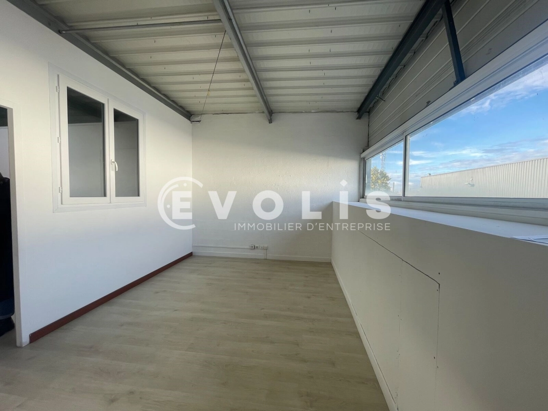 Photo 4 – location Entrepôts / activités	BORDEAUX (33300)