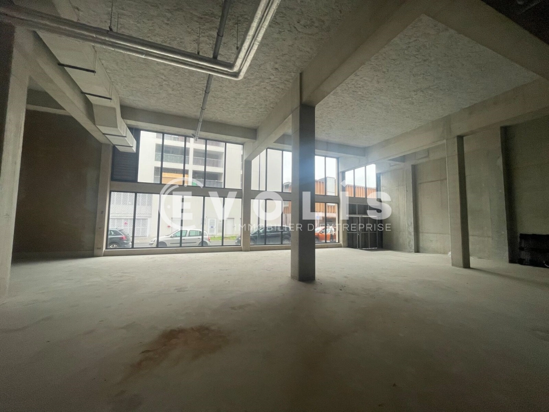 Photo 1 – vente Entrepôts / activités	BORDEAUX (33300)