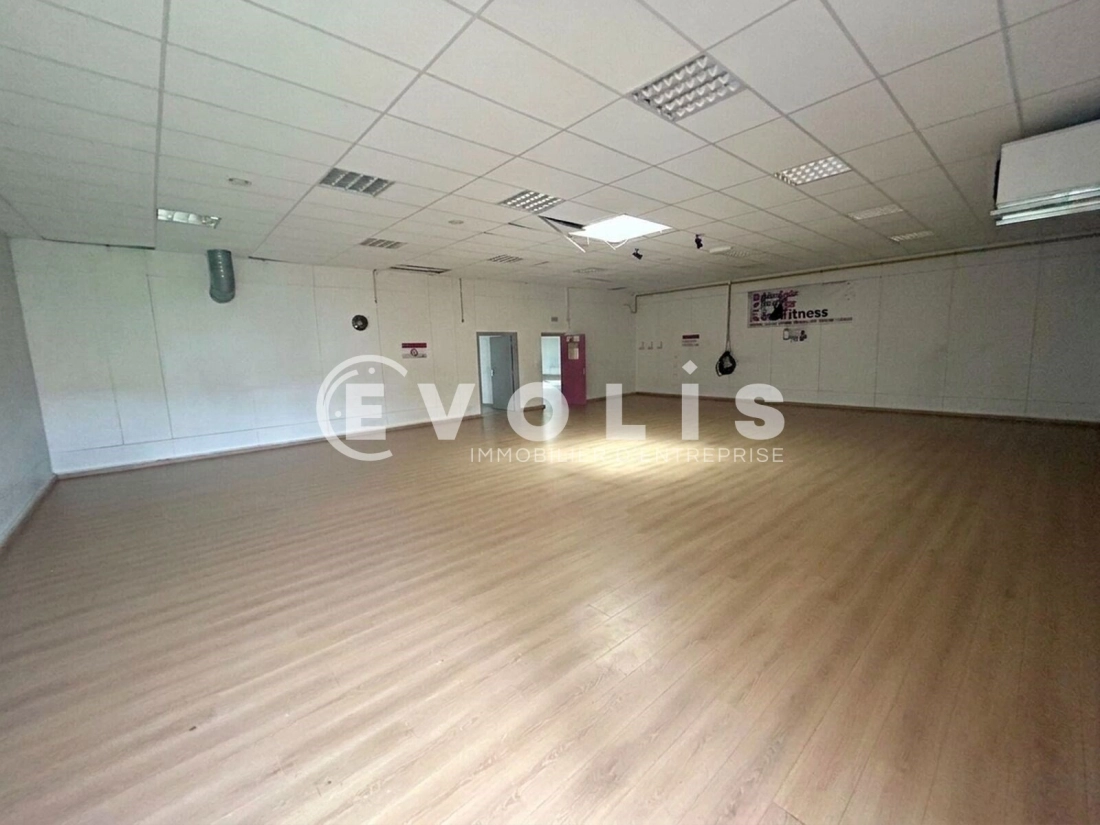 Photo 3 – location Entrepôts / activités	VARENNES-SUR-SEINE (77130)