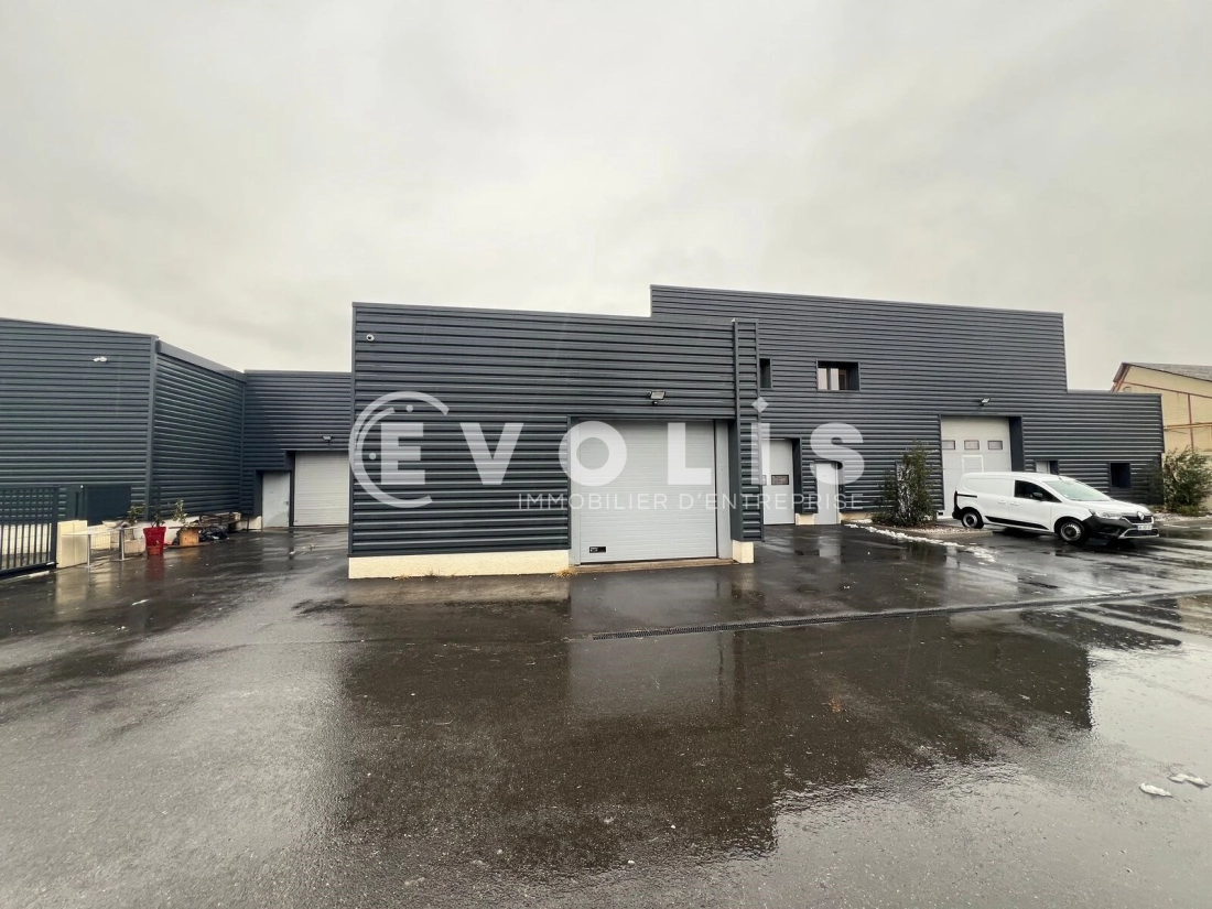 Photo 2 – location Entrepôts / activités	VILLEFRANCHE SUR SAONE (69400)