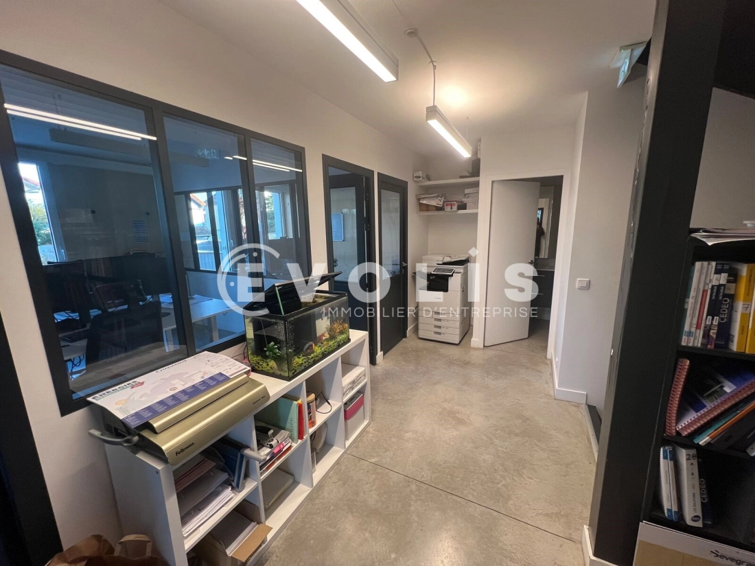 Photo 8 – vente Entrepôts / activités	SAINT MAUR DES FOSSES (94100)