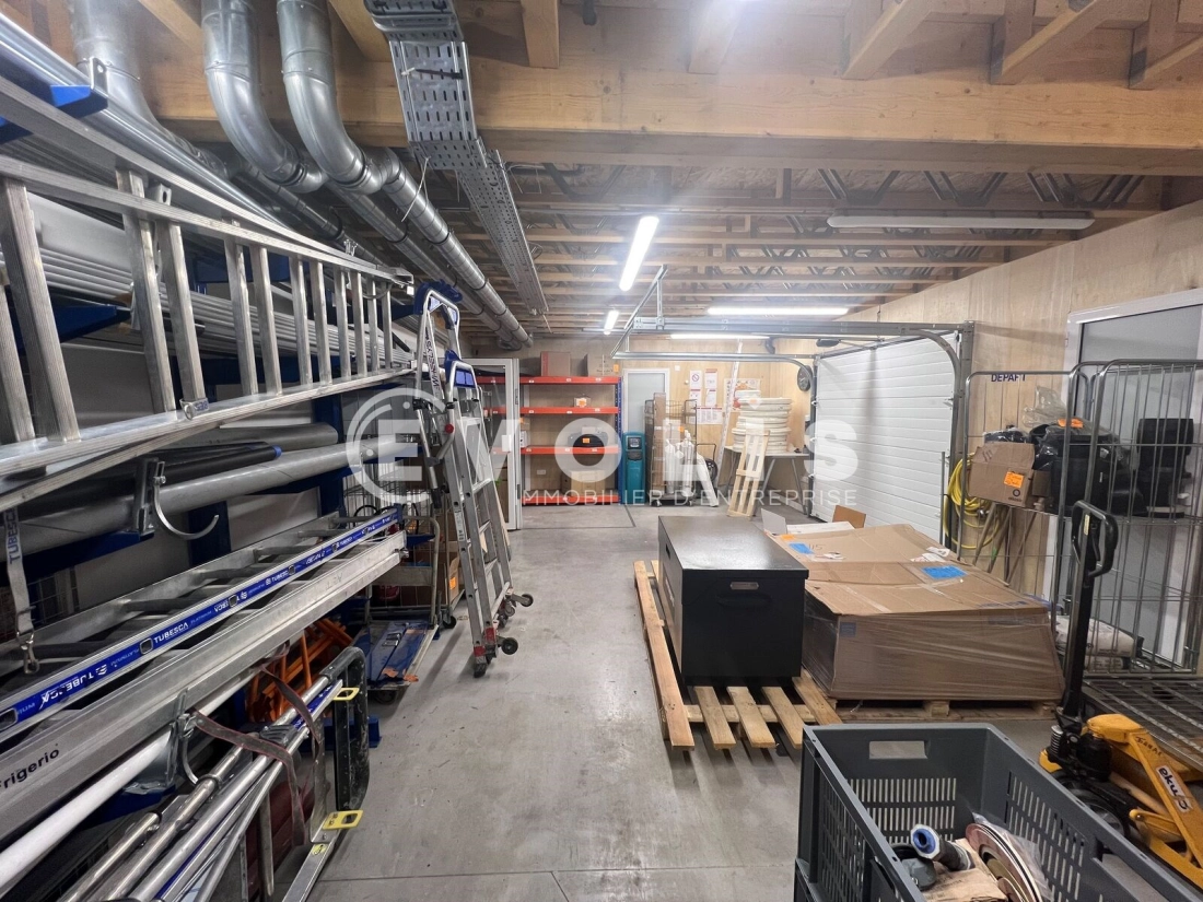Photo 1 – vente Entrepôts / activités	SAINT MAUR DES FOSSES (94100)