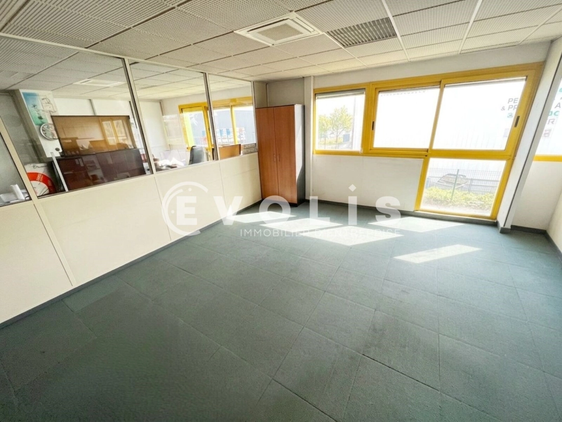 Photo 5 – location Entrepôts / activités	ETRECHY (91580)