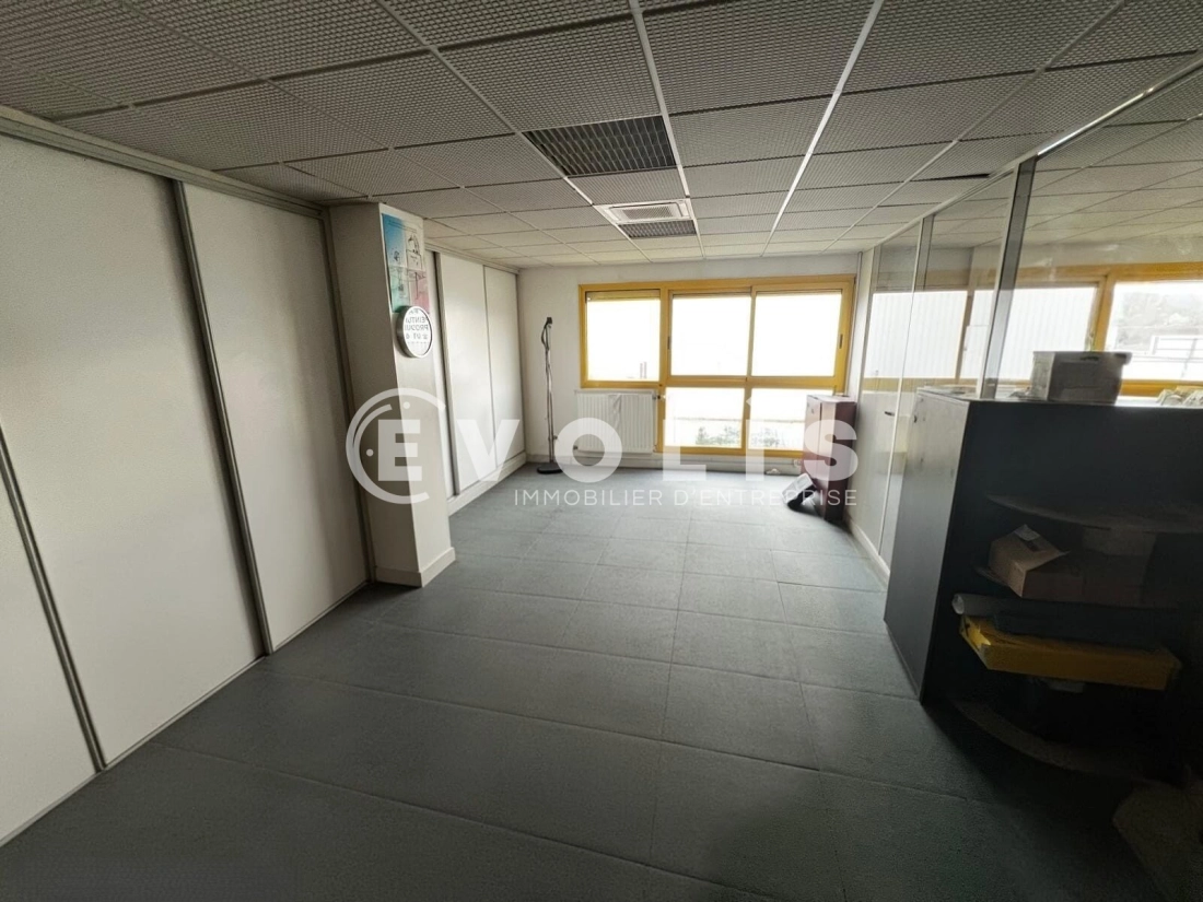 Photo 4 – location Entrepôts / activités	ETRECHY (91580)