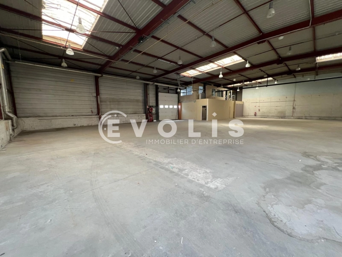 Photo 4 – location Entrepôts / activités	DARDILLY (69570)