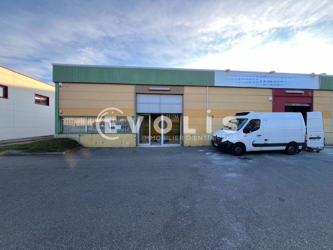 Photo 1 – location Entrepôts / activités	CORBAS (69960)
