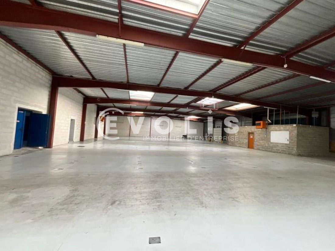 Photo 1 – location Entrepôts / activités	SAINT PIERRE DU PERRAY (91280)
