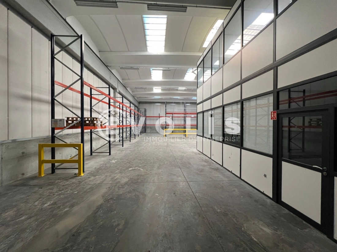 Photo 3 – location Entrepôts / activités	MEYZIEU (69330)