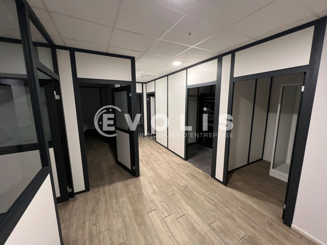 Photo 7 – location Entrepôts / activités	MEYZIEU (69330)