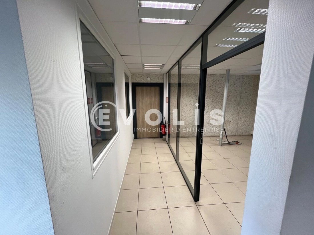 Photo 9 – location Entrepôts / activités	MEYZIEU (69330)