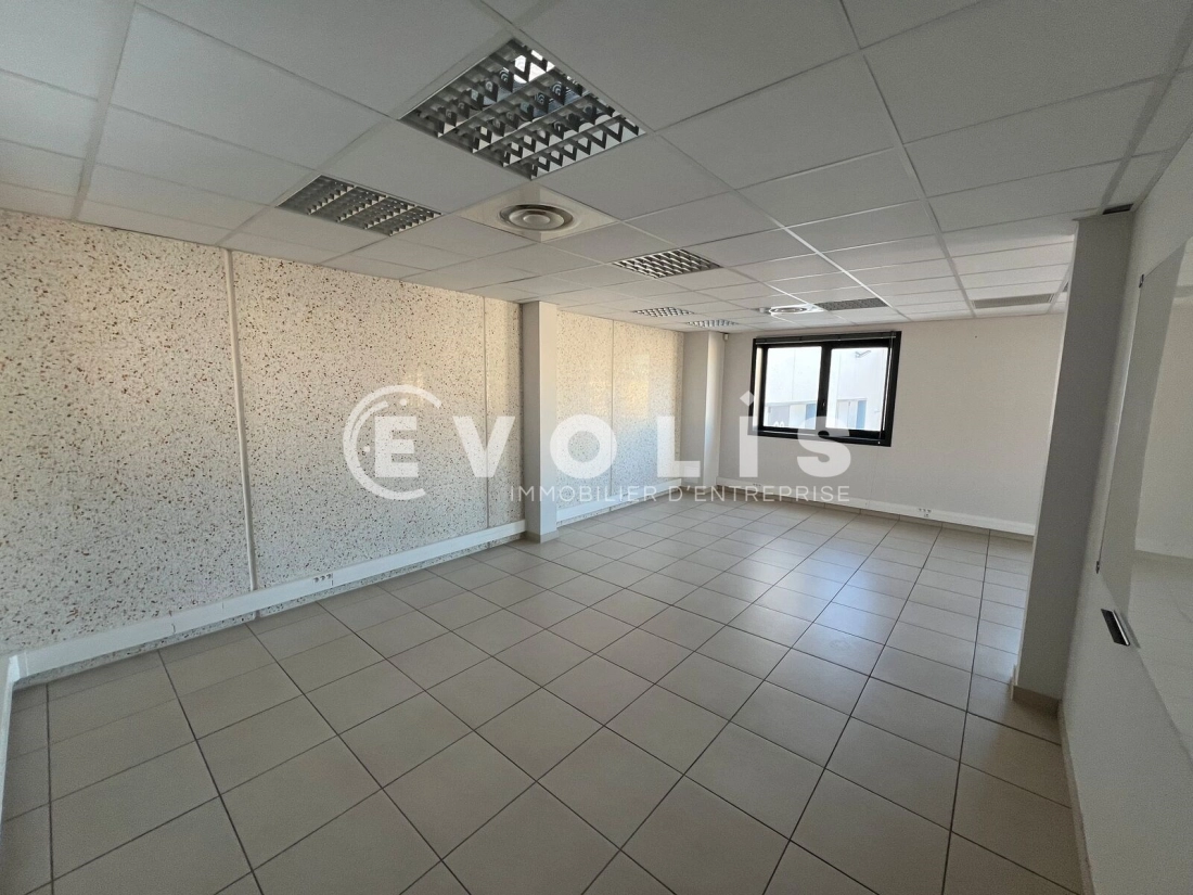 Photo 14 – location Entrepôts / activités	MEYZIEU (69330)