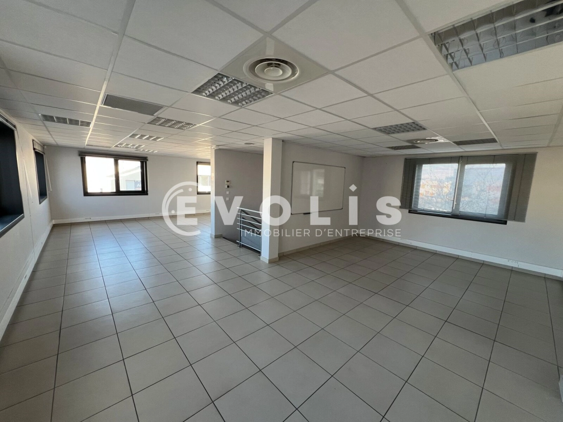 Photo 15 – location Entrepôts / activités	MEYZIEU (69330)