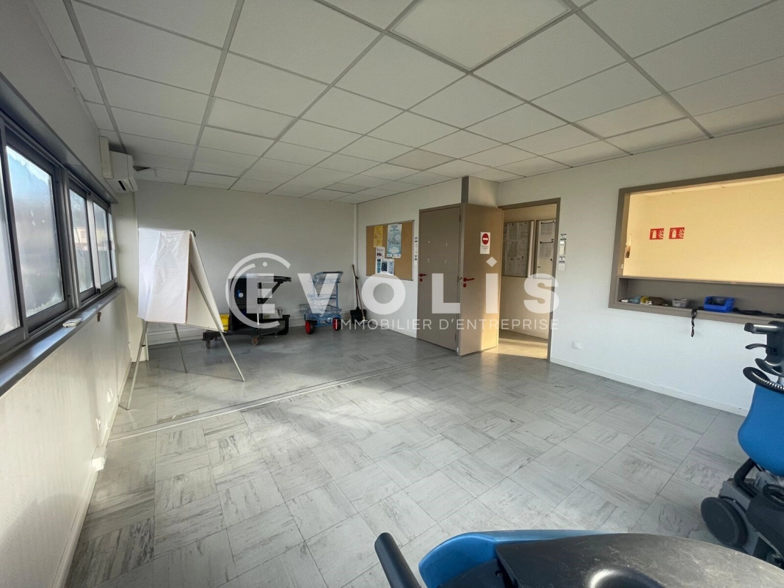 Photo 6 – location Entrepôts / activités	CARBON BLANC (33560)