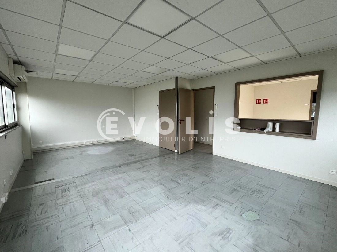 Photo 8 – location Entrepôts / activités	CARBON BLANC (33560)