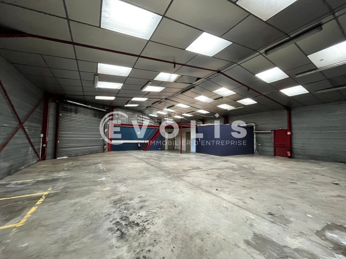 Photo 1 – location Entrepôts / activités	CARBON BLANC (33560)