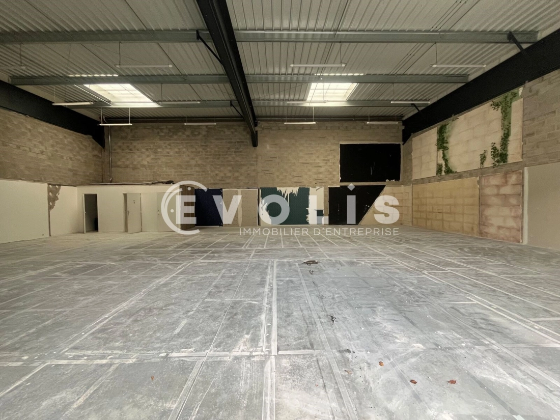 Photo 2 – location Entrepôts / activités	SAINT FARGEAU PONTHIERRY (77310)