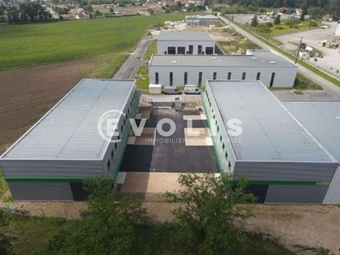 Photo 2 – location Entrepôts / activités	TIGNIEU JAMEYZIEU (38230)