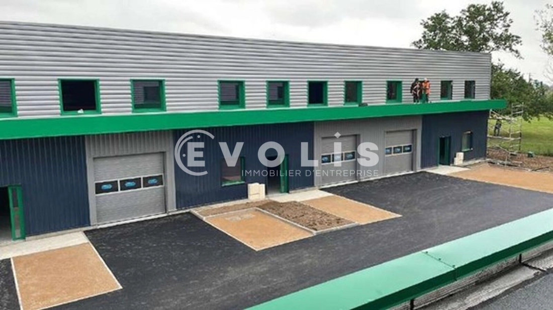 Photo 1 – location Entrepôts / activités	TIGNIEU JAMEYZIEU (38230)