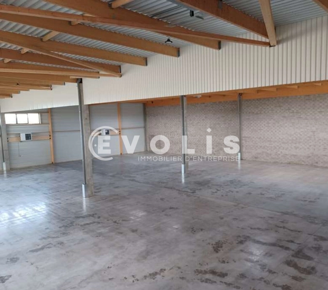 Photo 2 – vente Entrepôts / activités	TREMBLAY EN FRANCE (93290)