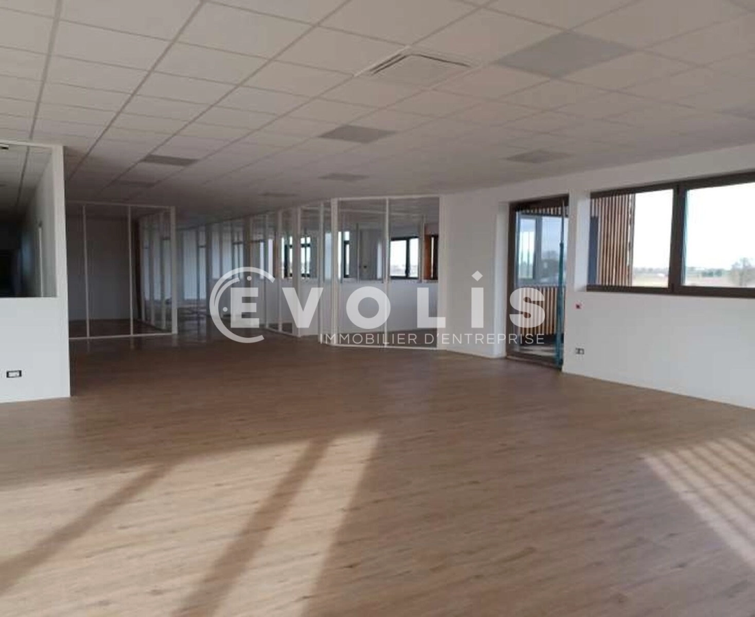 Photo 5 – vente Entrepôts / activités	TREMBLAY EN FRANCE (93290)