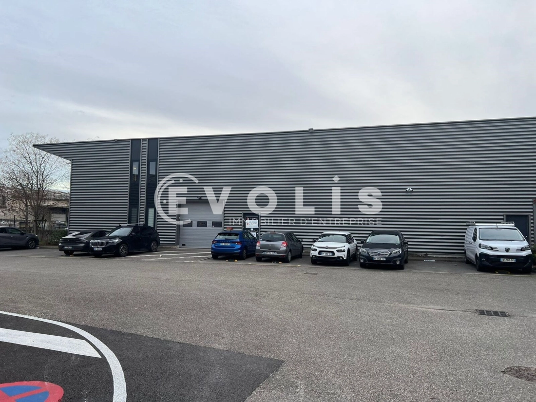 Photo 2 – vente Entrepôts / activités	VENISSIEUX (69200)