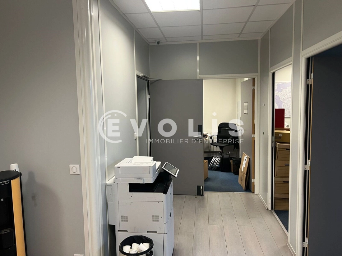 Photo 4 – vente Entrepôts / activités	VENISSIEUX (69200)