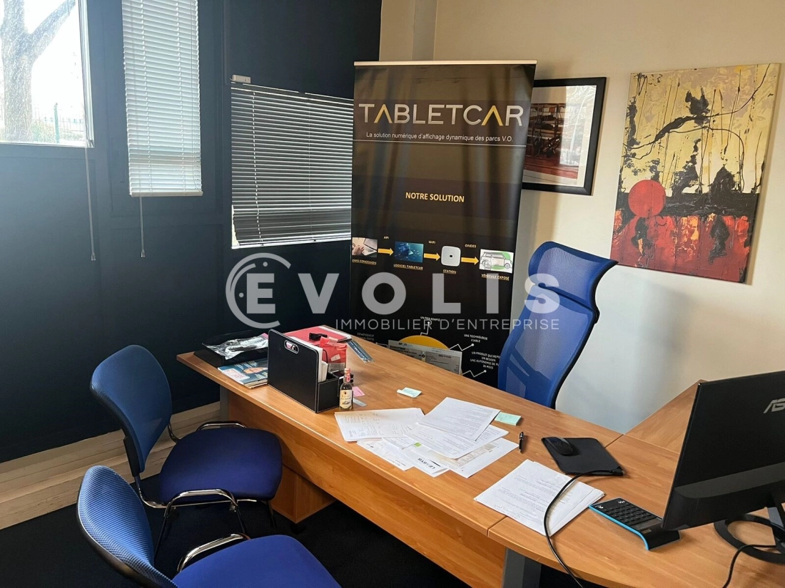 Photo 5 – vente Entrepôts / activités	VENISSIEUX (69200)