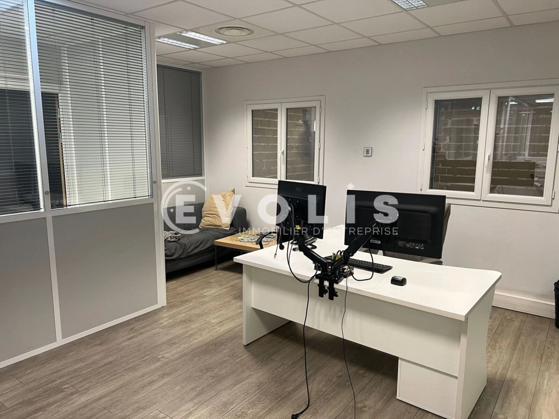 Photo 7 – vente Entrepôts / activités	VENISSIEUX (69200)