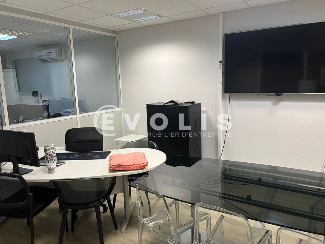 Photo 10 – vente Entrepôts / activités	VENISSIEUX (69200)