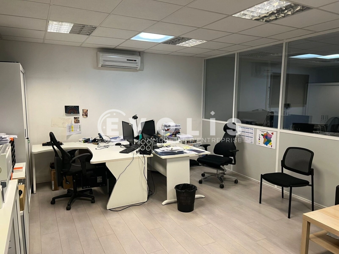 Photo 12 – vente Entrepôts / activités	VENISSIEUX (69200)