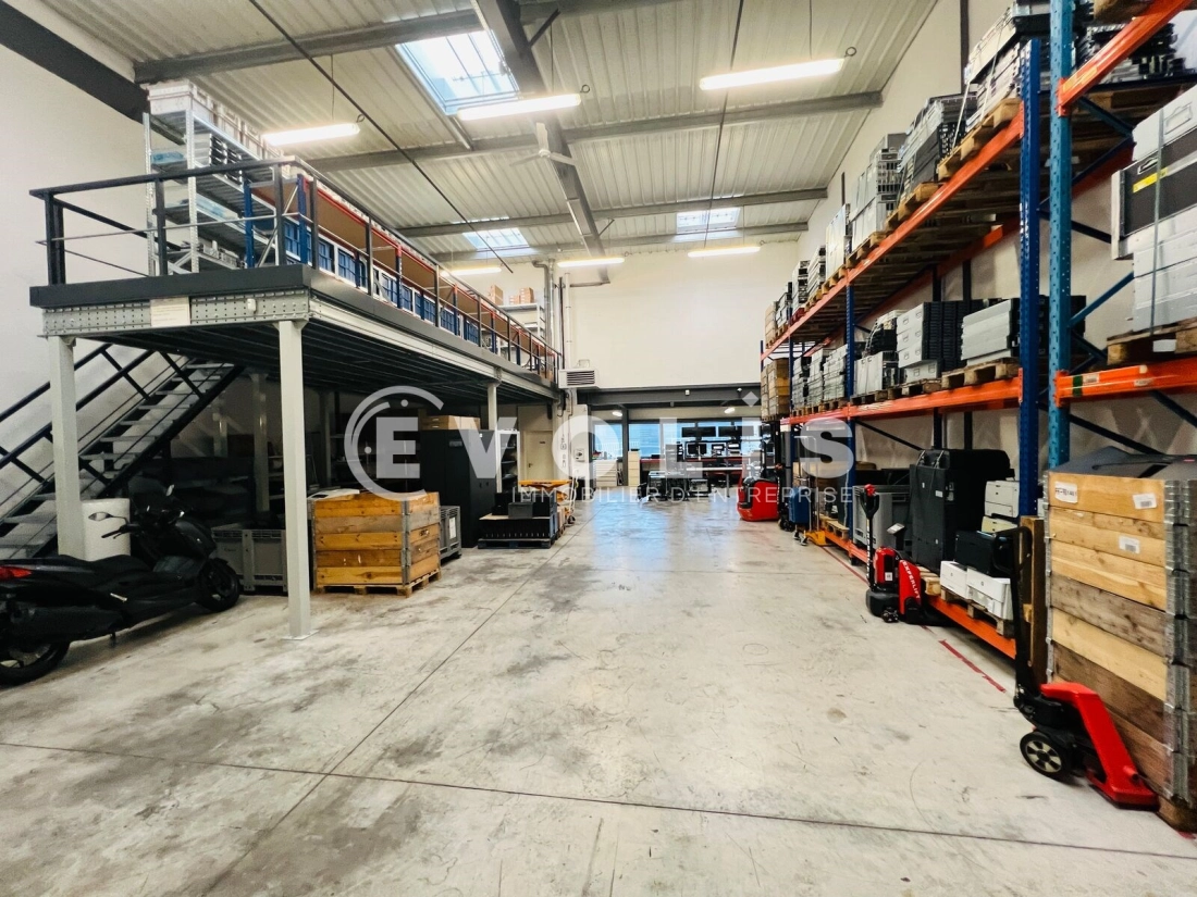 Photo 2 – vente Entrepôts / activités	MOISSY CRAMAYEL (77550)