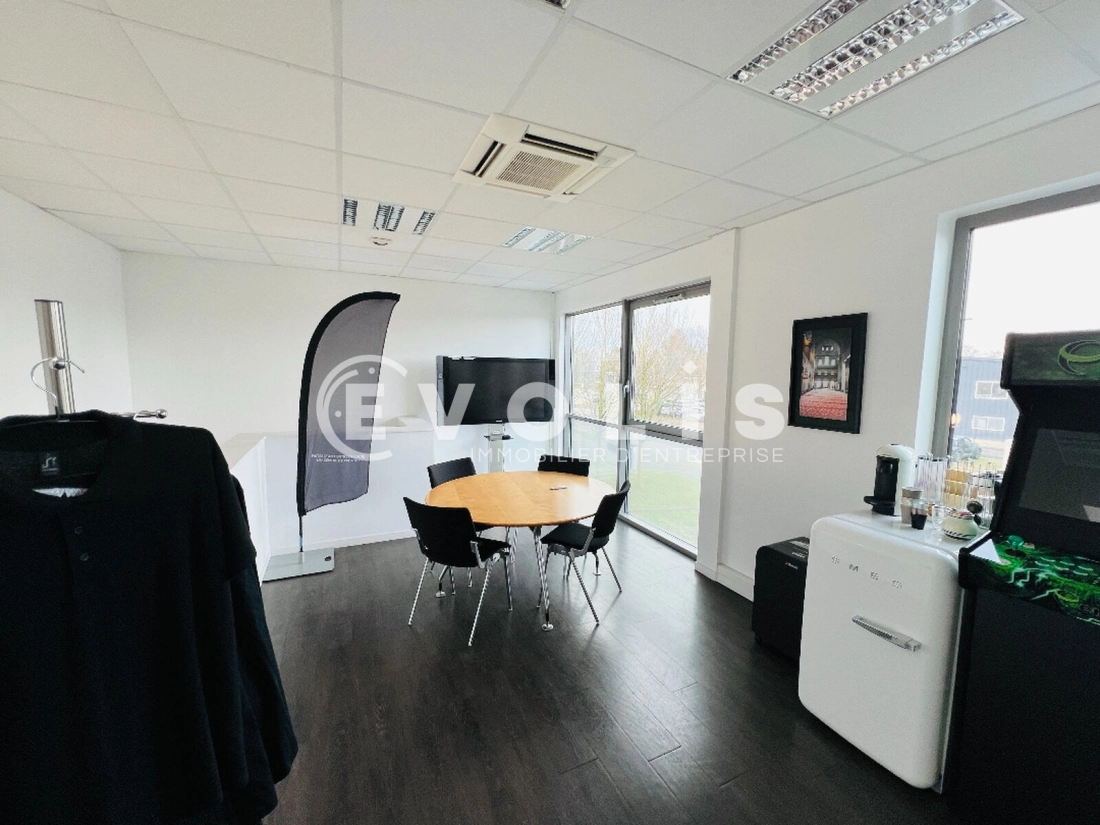 Photo 4 – vente Entrepôts / activités	MOISSY CRAMAYEL (77550)