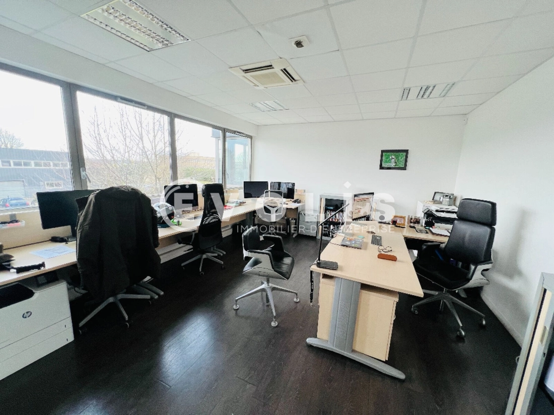 Photo 3 – vente Entrepôts / activités	MOISSY CRAMAYEL (77550)