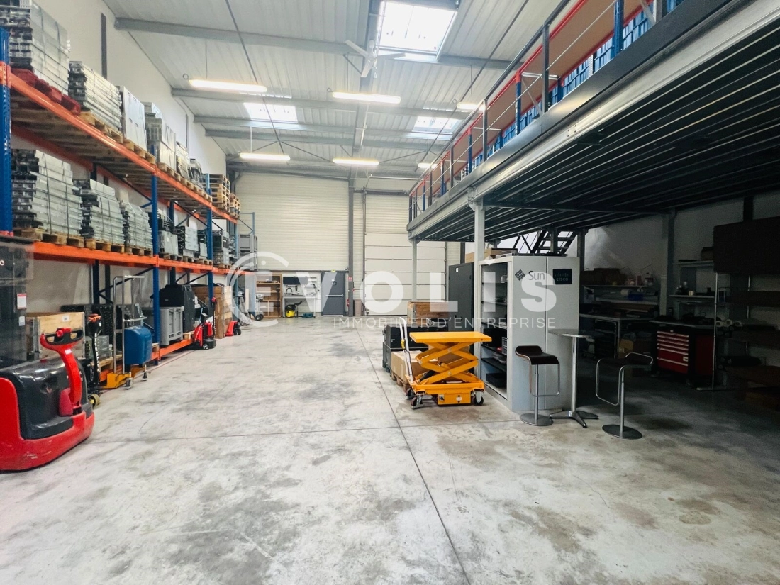 Photo 1 – vente Entrepôts / activités	MOISSY CRAMAYEL (77550)