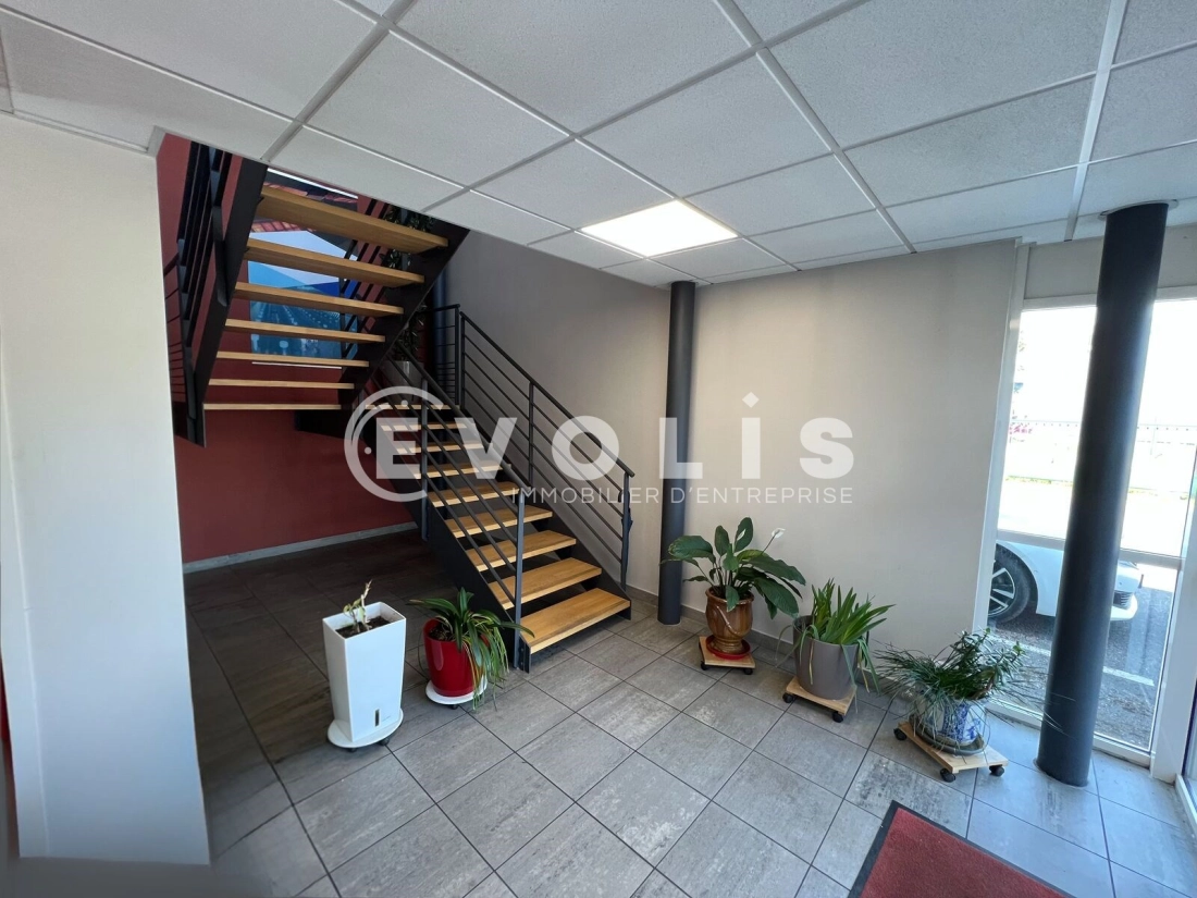 Photo 10 – vente Entrepôts / activités	TREVOUX (01600)