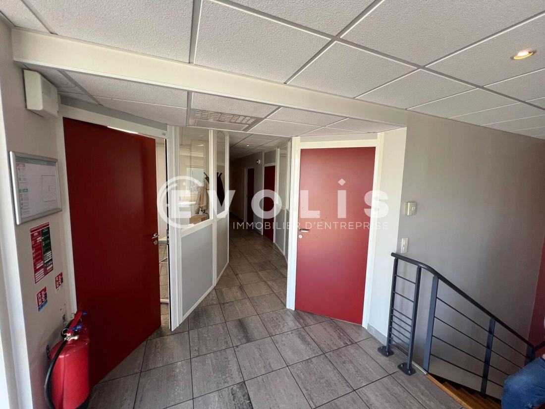 Photo 11 – vente Entrepôts / activités	TREVOUX (01600)