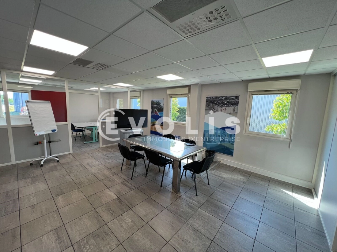 Photo 12 – vente Entrepôts / activités	TREVOUX (01600)