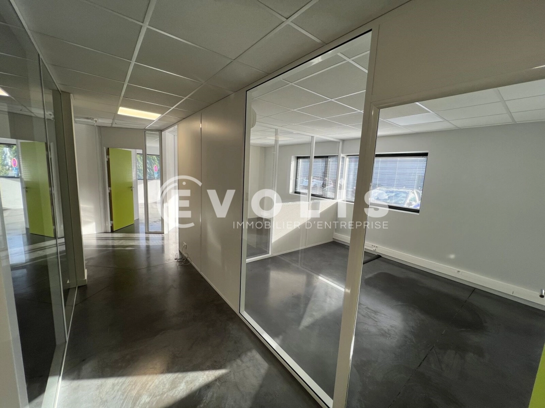 Photo 4 – location Entrepôts / activités	MARCILLY D'AZERGUES (69380)