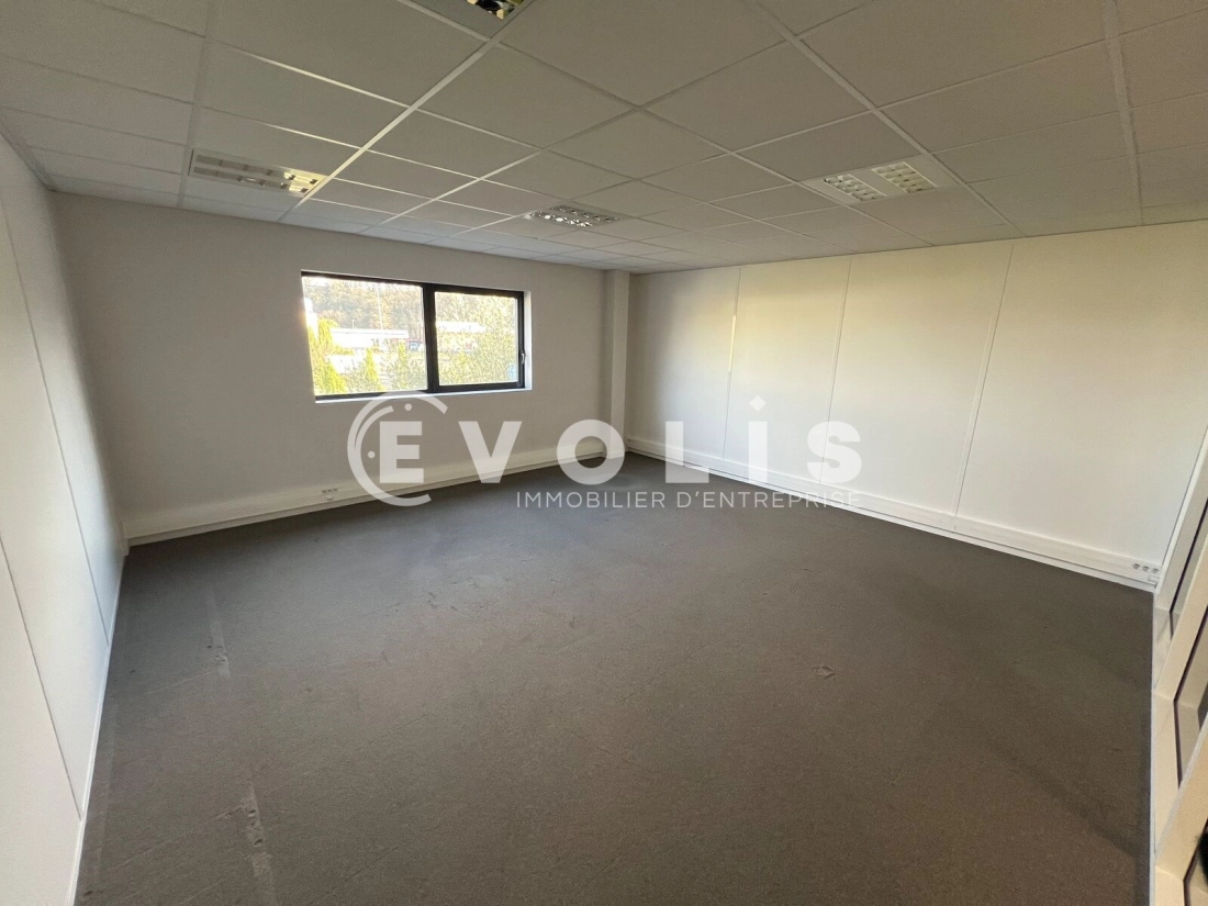 Photo 7 – location Entrepôts / activités	MARCILLY D'AZERGUES (69380)