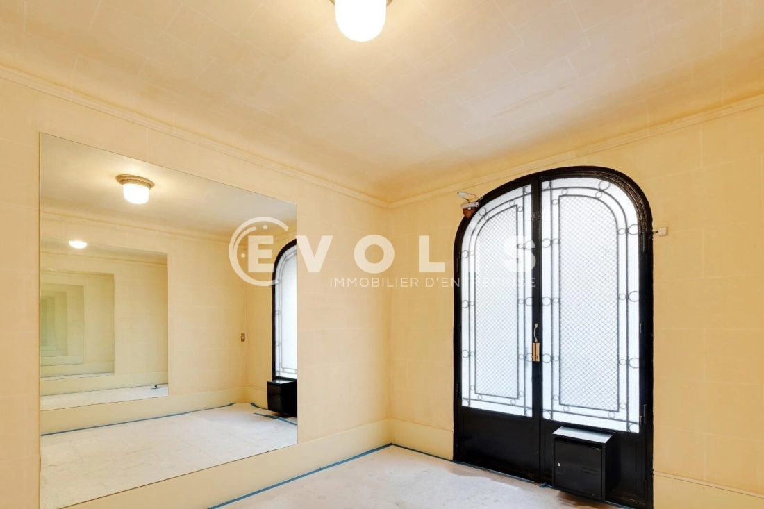 Photo 2 – vente bureaux	PARIS (75007)